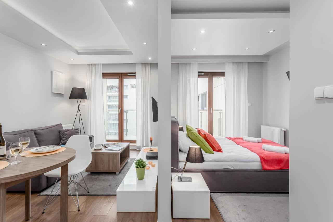 Rent Like Home - Oxygen Wronia 45 II Warschau Buitenkant foto