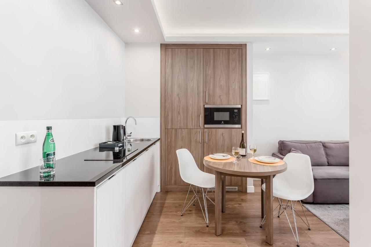Rent Like Home - Oxygen Wronia 45 II Warschau Buitenkant foto