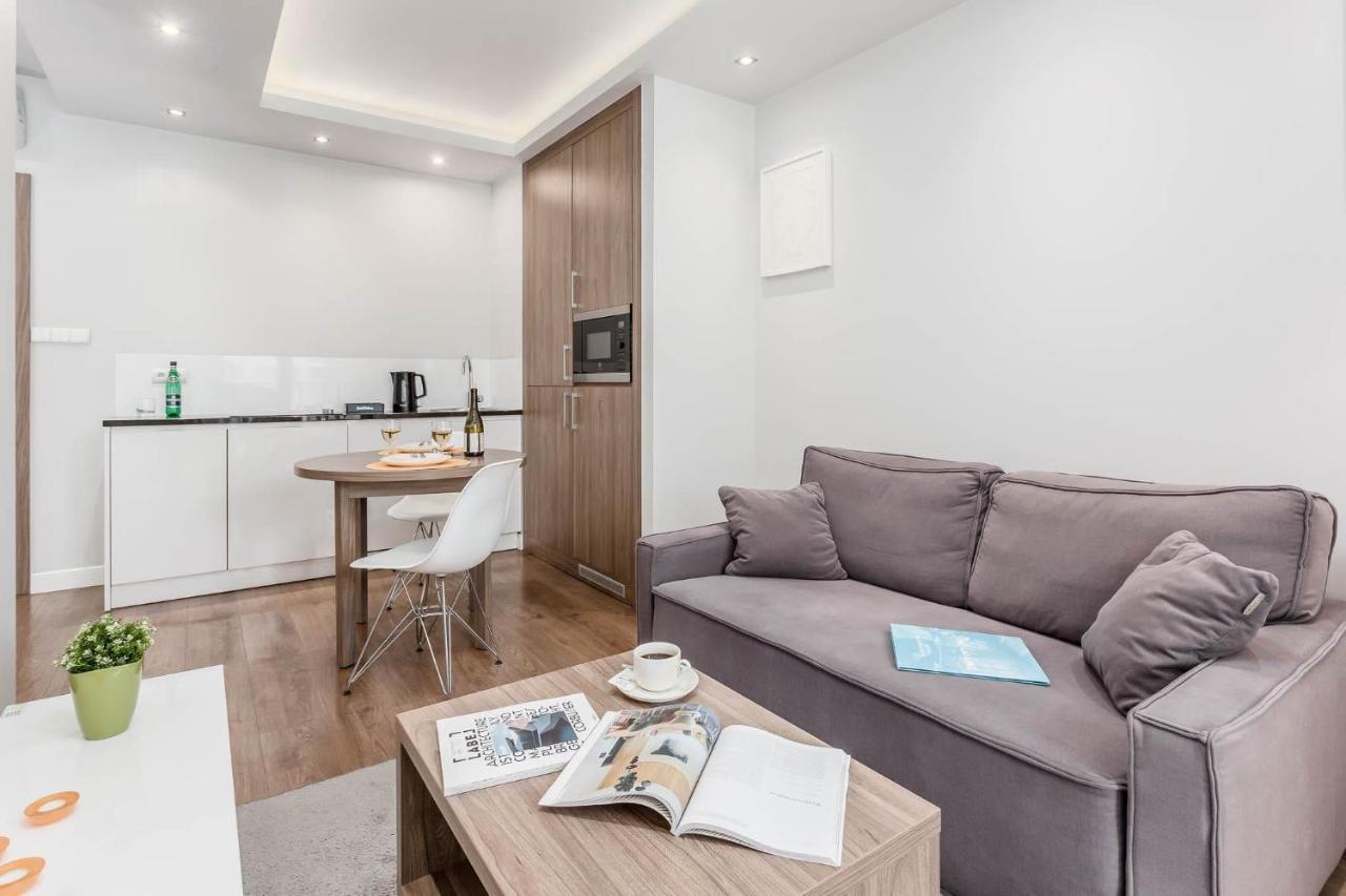 Rent Like Home - Oxygen Wronia 45 II Warschau Buitenkant foto
