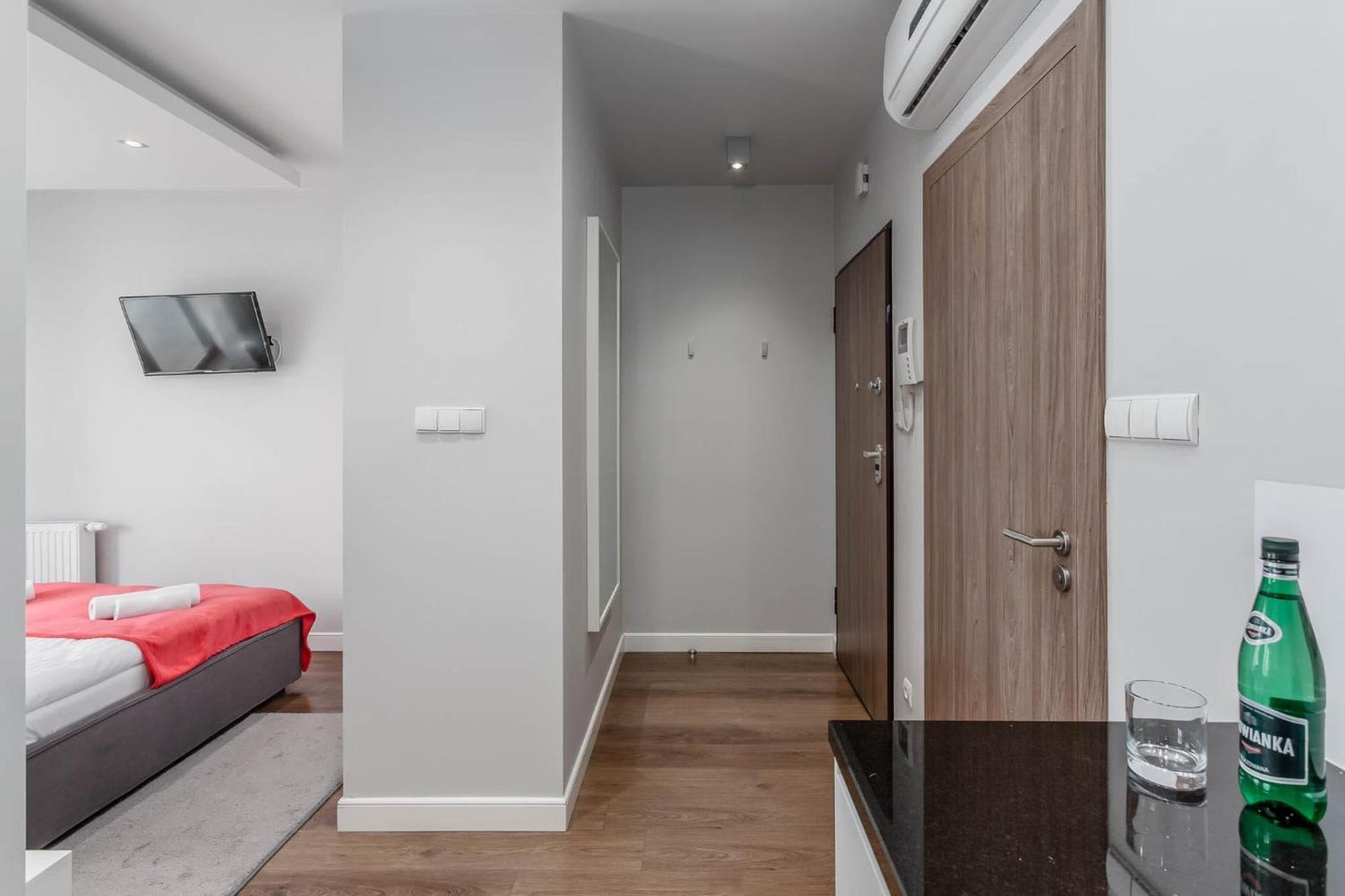 Rent Like Home - Oxygen Wronia 45 II Warschau Buitenkant foto