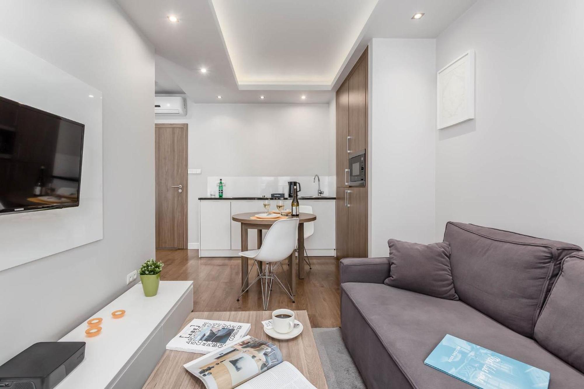 Rent Like Home - Oxygen Wronia 45 II Warschau Buitenkant foto