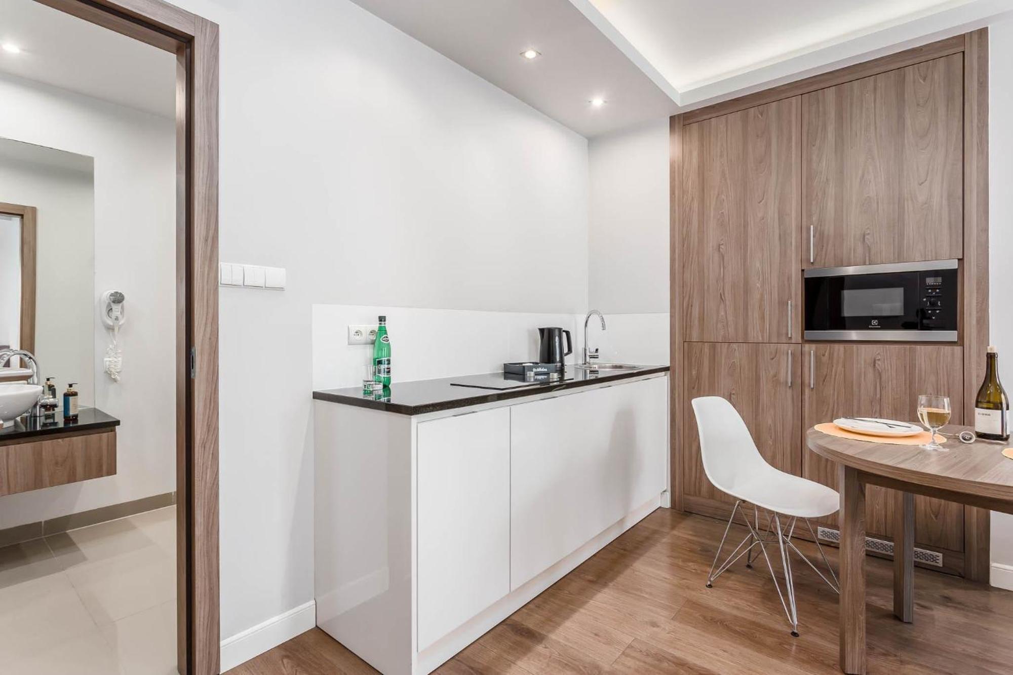 Rent Like Home - Oxygen Wronia 45 II Warschau Buitenkant foto